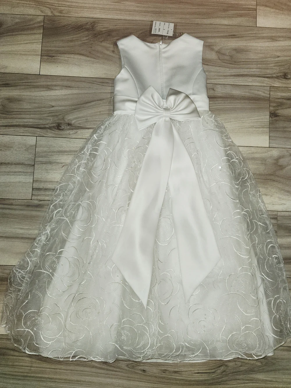 David's Bridal Flower Girl Pageant Formal Dress Sz. 6 - Picture 2 of 9